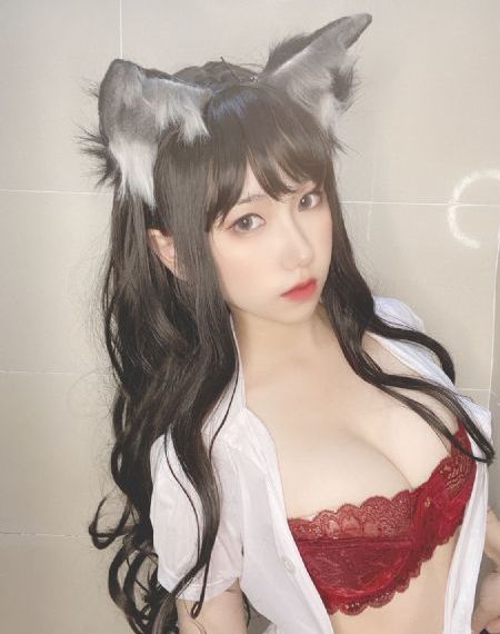 女生趴下打屁股的视频_720高清视频观看