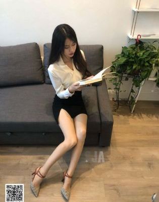 娇妻跨坐老汉双腿耸动_蓝光全集在线观看