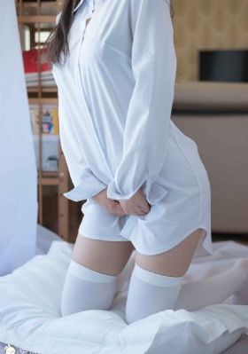 欧美女明星铅笔裤街拍_BD完整在线观看