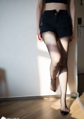 欧美帅哥玫瑰花头像_HD免费在线播放
