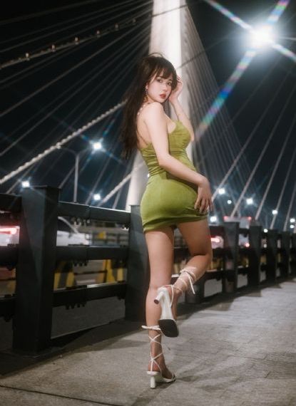 欧美丝袜女郎视频_高清日本电影免费