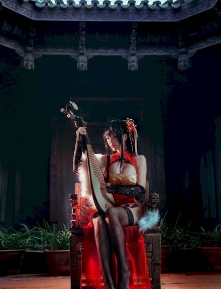 欧美金发美女多吗_DVD电影完整版