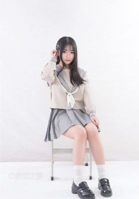 日韩美女劈腿露下部_1080免费观看韩国
